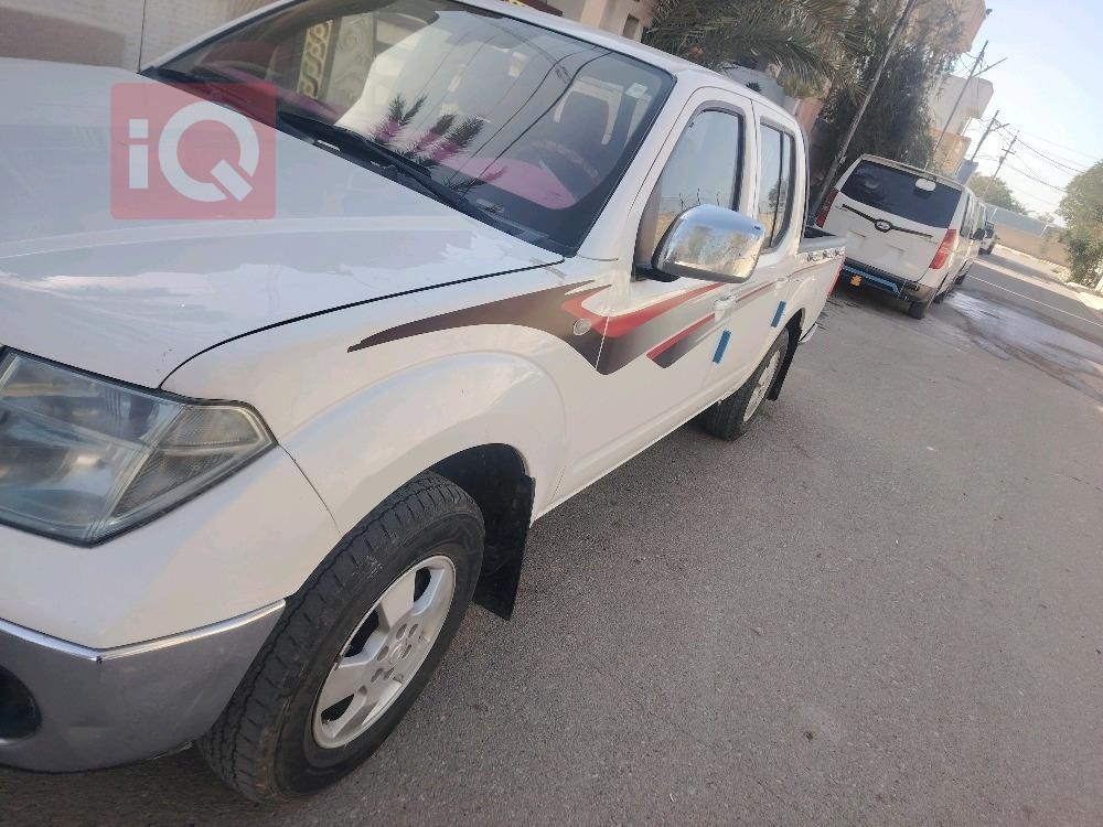 نيسان نافارا